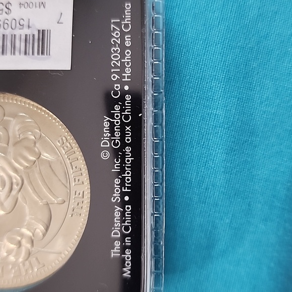 BNIB Disney Decades Commemoritve Coins #4 Goofy Father's Are People 1951 Coin - Picture 7 of 10